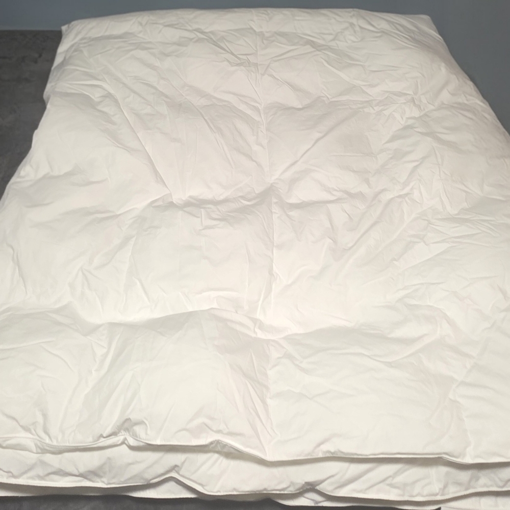 BOLL & BRANCH Percale Quilted Down Alternative Comforter - Full/Queen, Cream - Picture 3 of 5